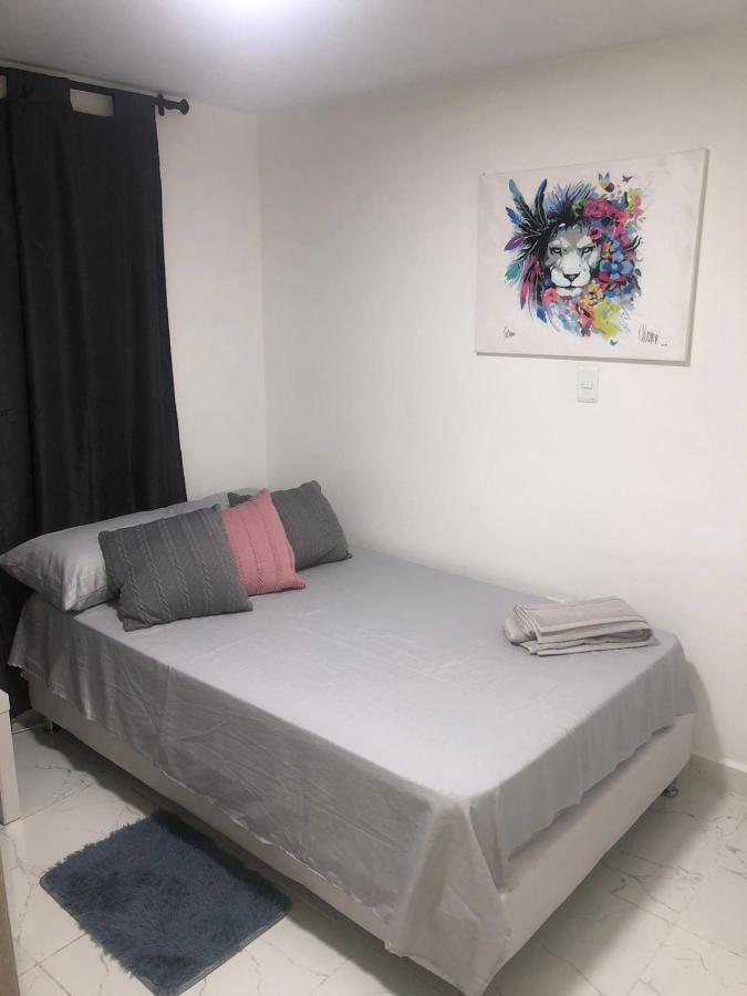 Habitacion Privada Hostel 790 Medellín Buitenkant foto